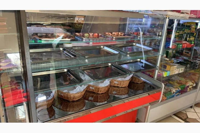 Кондитерская холодильная витрина-горка Winter Kondi- фото № 5