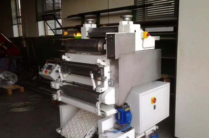 Машина для производства макарон фарфалле бабочек бантиков 350 кг/час б/у- фото № 1