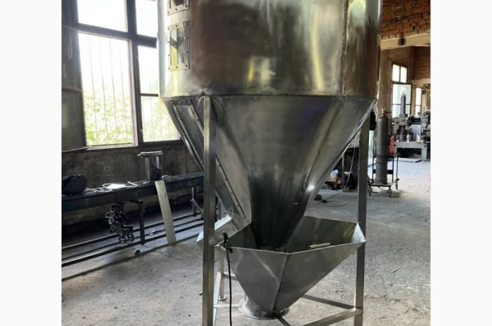 Змішувач харчовий вертикальний шнековий промисловий 6300 літрів- фото № 1