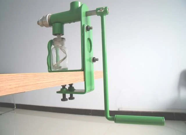 Маслодавка ручная бытовая (ручной маслопресс) Пресс для отжима масла- фото № 2