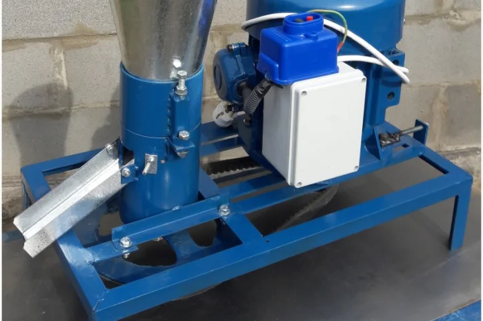 Гранулятор бытовой для комбикормов с двигателем- фото № 4