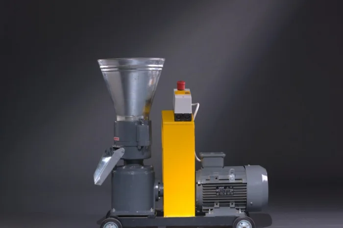 Грануляторы комбикормов для всех видов рыб,  птицы и животных (Чехия)- фото № 1