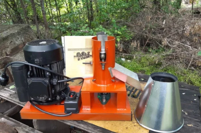 Гранулятор кормовой 1.5 кВт на 40 кг час матрица 100 мм- фото № 3