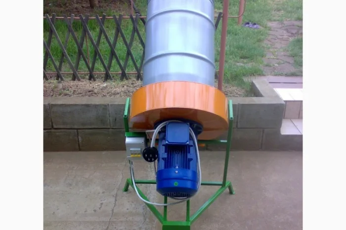 Измельчитель - соломорезка - траворезка - зернодробилка "Вихрь -5" 5, 5 Квт/250 кг/час- фото № 2