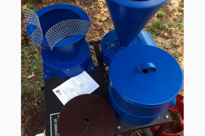 Универсальный измельчитель 4 в 1 - траворезка соломорезка, овощерезка, зернодробилка- фото № 3