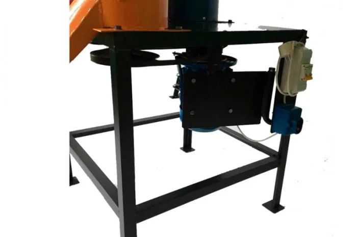 Универсальный измельчитель 4 в 1 - траворезка соломорезка, овощерезка, зернодробилка- фото № 9