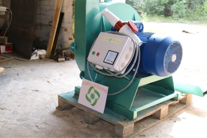 Молотковая дробилка зерна, опилок, нагнетательная 7, 5кВт(800кг/час)- фото № 1