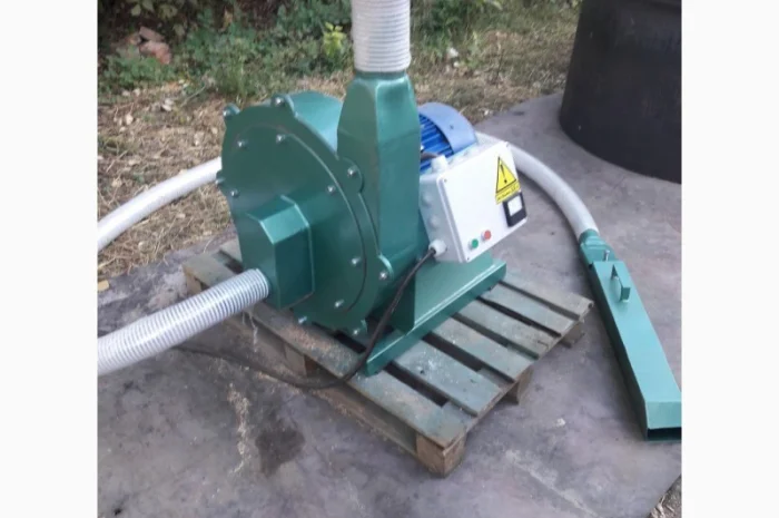 Усиленная молотковая дробилка зерна ГНОМ 22кВт (2500кг/час)- фото № 2