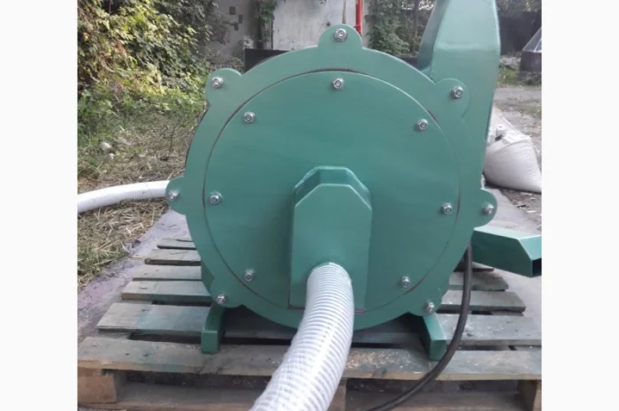 Усиленная молотковая дробилка зерна ГНОМ 22кВт (2500кг/час)- фото № 3