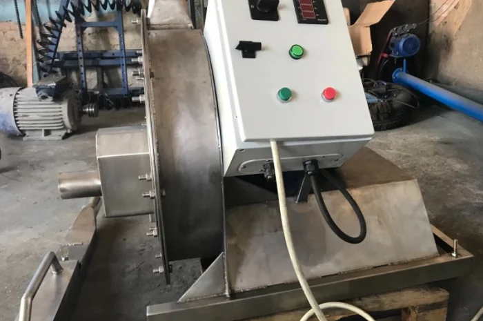 Дробилка для сушеных овощей и фруктов 800кг.час. 7, 5кВт. от 100 микрон- фото № 5