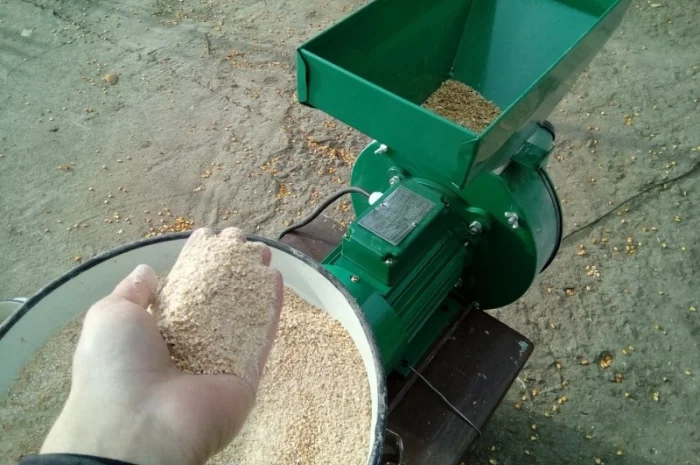 Зернодробилка (ДКУ, крупорушка) MINSK ELECTRO ДКЗ-3500 (зерно +качан)- фото № 5