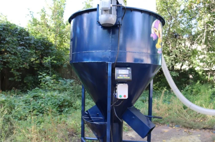 Смеситель кормов и зерна 500кг. «Биоэкопром» Полтава- фото № 2