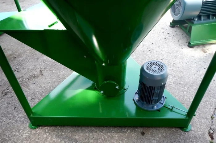 Кормозмішувач, вертикальний 1500кг. / 2634 літрів- фото № 5