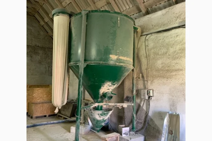 Продам комбікормовий завод, об’єм бункера 2200 кг- фото № 1