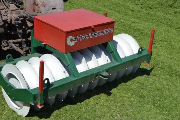 Каток для уплотнения силосных масс- фото № 3