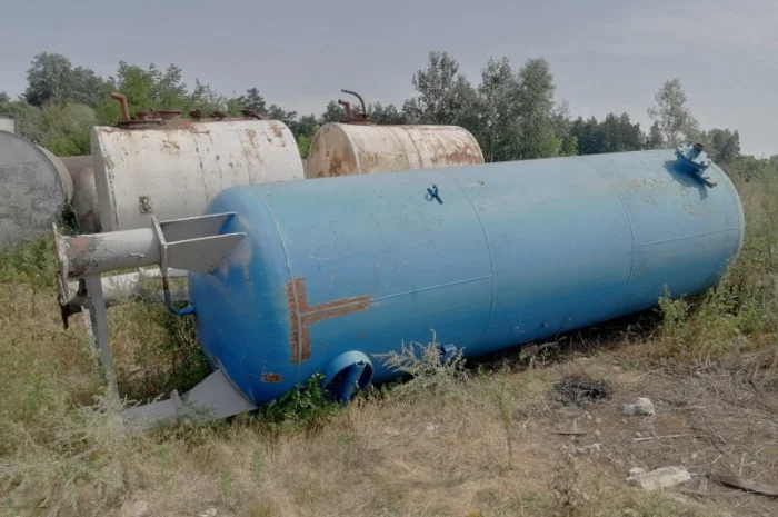 Емкость металлическая б/у Резервуар для хранения воды или гсм. Ресивер воздушный- фото № 2