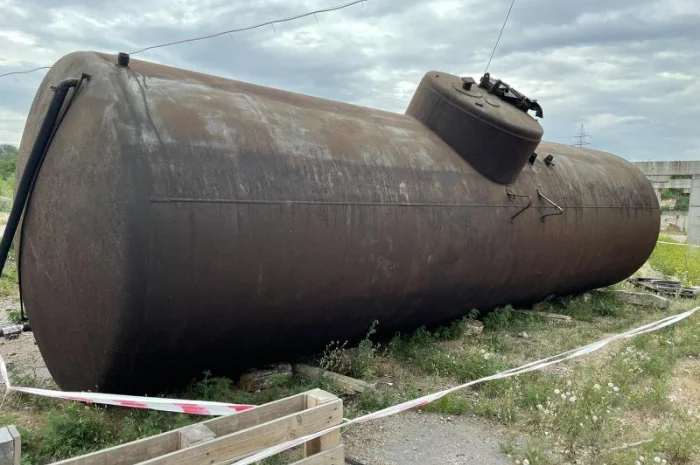 Емкость металлическая б/у Резервуар для хранения воды или гсм. Ресивер воздушный- фото № 9