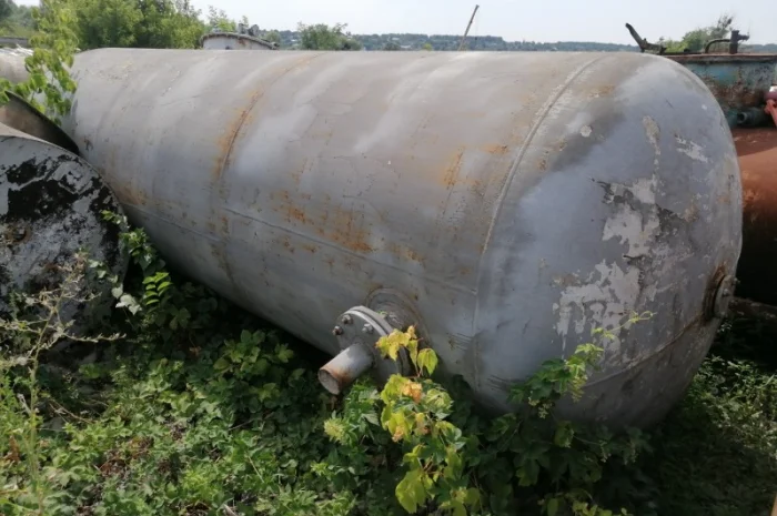 Емкость металлическая б/у Резервуар для хранения воды или гсм. Ресивер воздушный- фото № 12