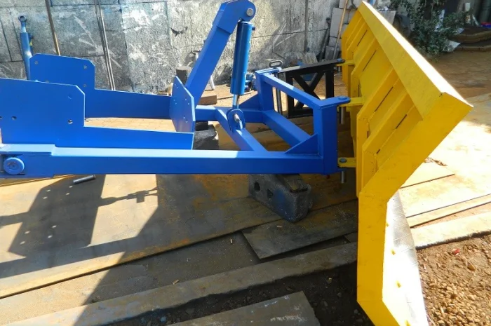 Отвал (лопата) снегоуборочный на трактор Т-150, ЮМЗ, МТЗ- фото № 1