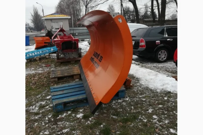 Отвал снегоуборочный на импортный трактор- фото № 2