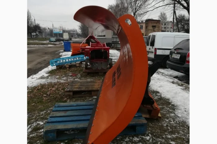 Отвал снегоуборочный на импортный трактор- фото № 3