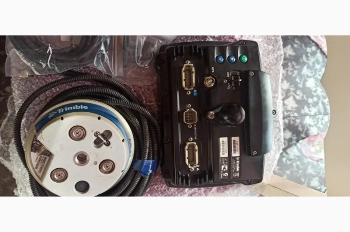 Система параллельного вождения(агро курсоуказатель) Trimble CFX-750 CenterPoint RTX- фото № 6