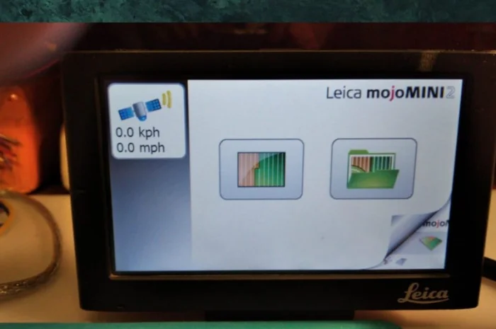 Система параллельного GPS вождения агро навигатор Leica mojoMINI 2- фото № 1