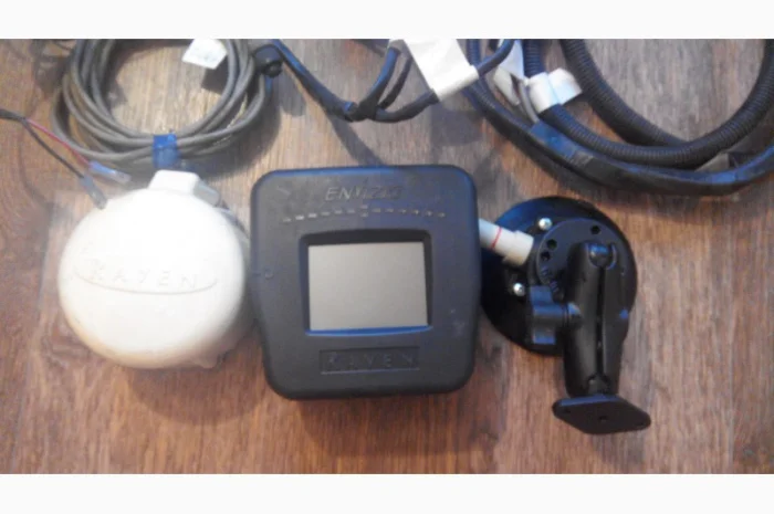 Полевой компьютер ( курсоуказатель, автопилот, GPS навигация ) RAVEN ENVIZIO Plus- фото № 1