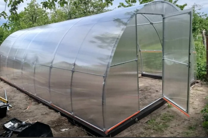 Теплиця для садівників і дачників з полікарбонатом та плівкою.ЗАВОД ТЕПЛИЦЬ- фото № 1