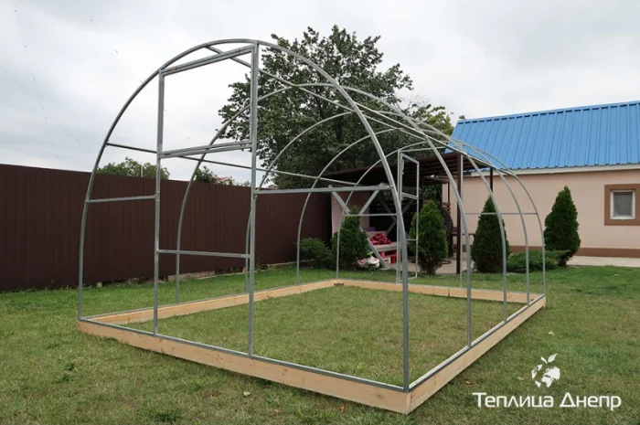 Дачные теплицы под пленку и поликарбонат- фото № 8