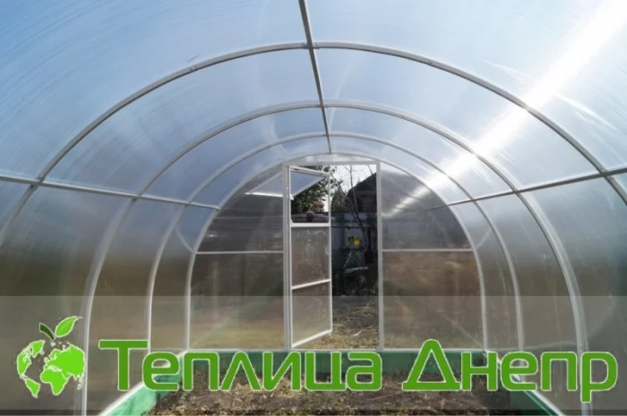 Современная арочная теплица 3х6 из поликарбоната- фото № 2