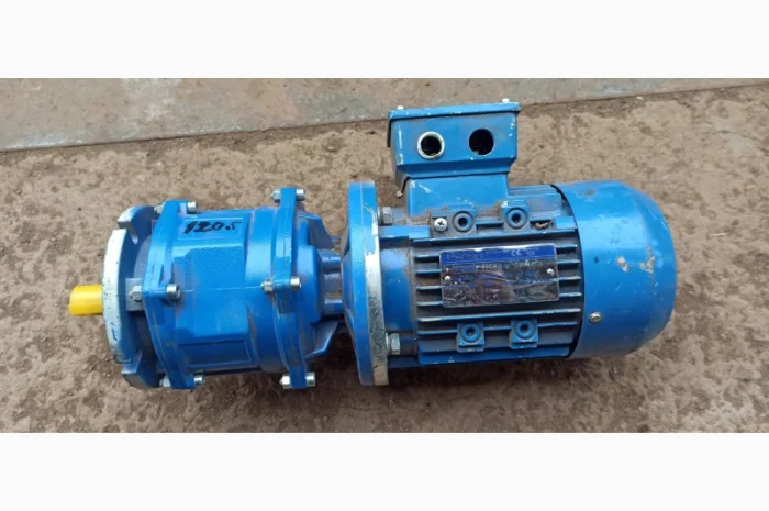 Моторедуктора Motovario, 4шт- фото № 3