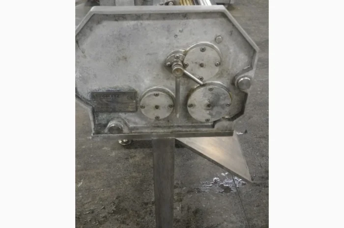 Машина для шлямування 34, 04 Spomasz (Mашина для обезжиривания и шлямовки кишек 34.04)- фото № 1