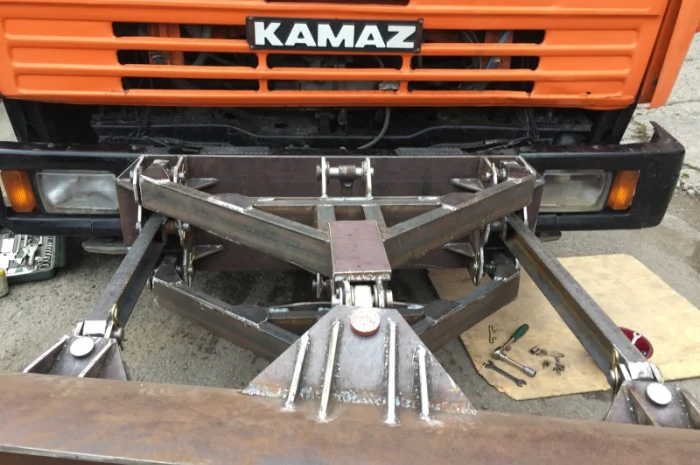 Продам отвал снегоуборочный на Камаз- фото № 3