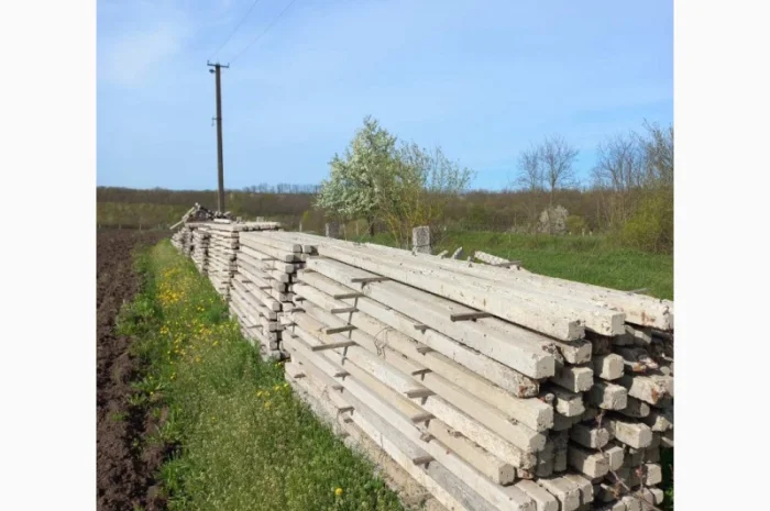 Залізобетонні стовпчики (для саду)- фото № 1