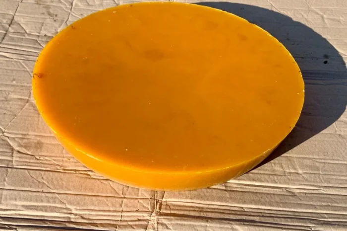 Продам бджолиний віск високої якості- фото № 2