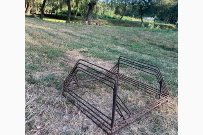 Конусні металеві підставки під вулики- фото № 1