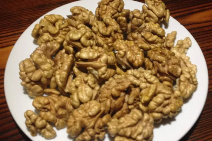 Привиті саджанеці волоського горіху сорт Пісчанський- фото № 3