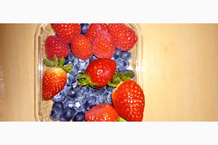 Саженцы клубники сорта Монтерей в продаже- фото № 1