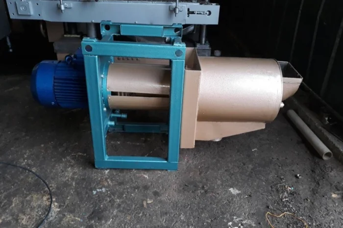 Протирочная машина П1-7 для овощей и томатов- фото № 1