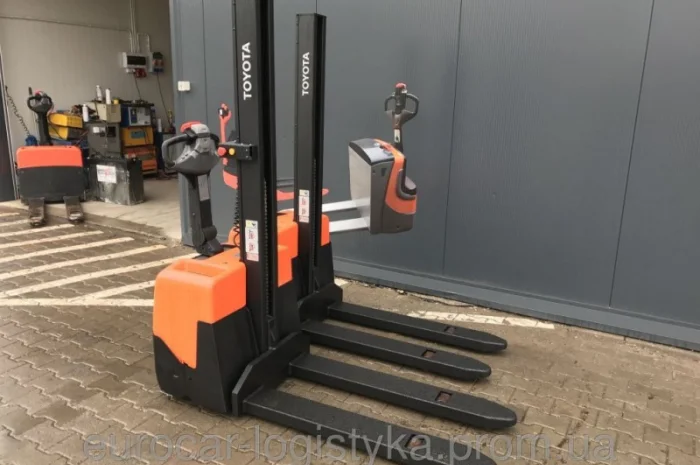 Штабелер електричний самохідний Toyota BT sp 10 160см-висота підйому- фото № 1