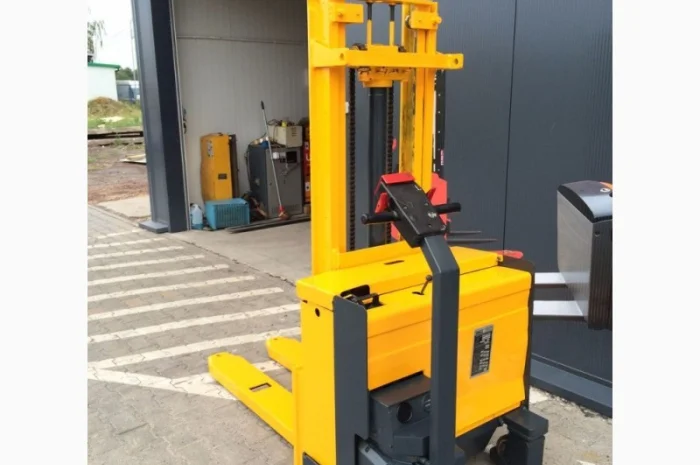 Штабелер электрический JUNGHEINRICH 1, 25т 2, 9м- фото № 1