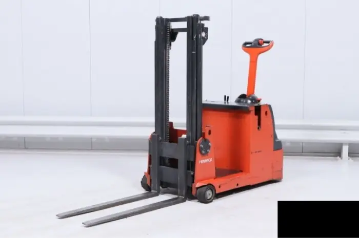 Штабелер электрический LINDE L 10 AC 1т 2, 8м Батарея 2010- фото № 1