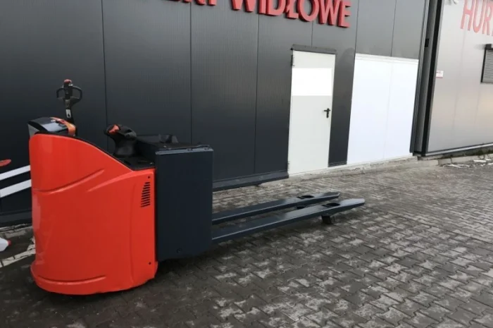 Электротележка самоходная LINDE T 20 SP 2012 2т. довгі вила- фото № 2