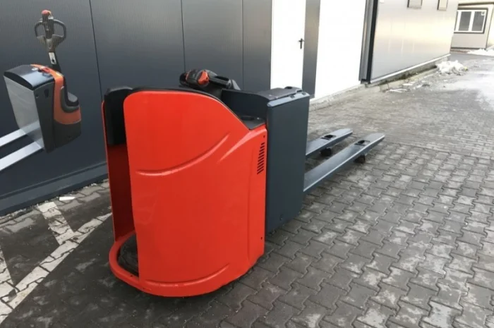 Электротележка самоходная LINDE T 20 SP 2012 2т. довгі вила- фото № 5