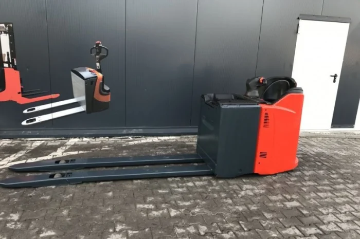 Электротележка самоходная LINDE T 20 SP 2012 2т. довгі вила- фото № 7