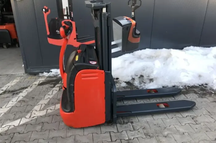 Штабелер электрический LINDE L10 1т 1, 9м 2013 батарея- фото № 2
