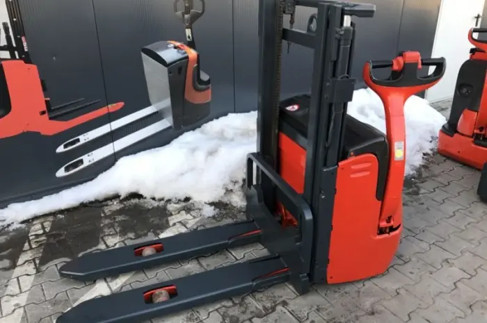 Штабелер электрический LINDE L10 1т 1, 9м 2013 батарея- фото № 5