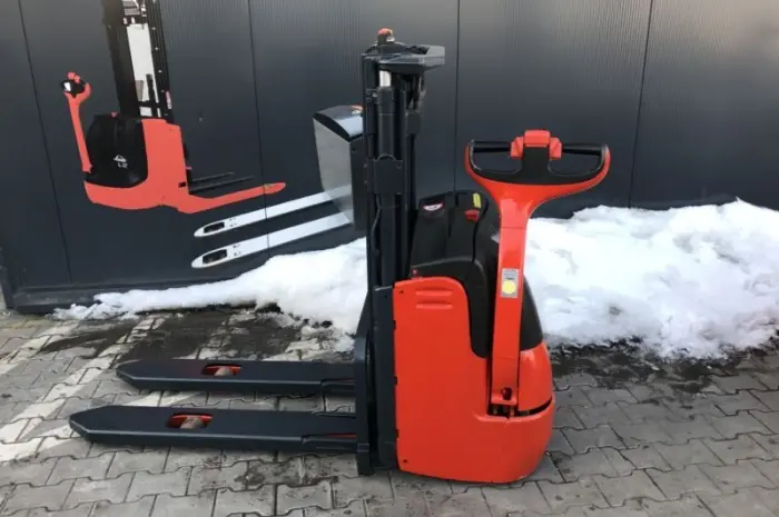 Штабелер электрический LINDE L10 1т 1, 9м 2013 батарея- фото № 6