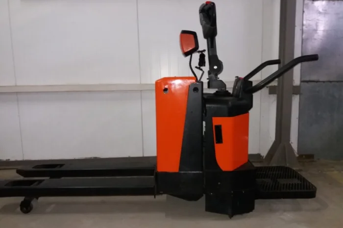 Электротележка TOYOTA BT LPE 200/8 2т 2010 с весами- фото № 2